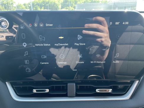 Used 2026 Chevrolet Equinox LT w/ Convenience Package II AWD/4WD image 24