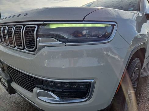 Used 2022 Jeep Wagoneer Series III w/ Flexible Seating Group image 7