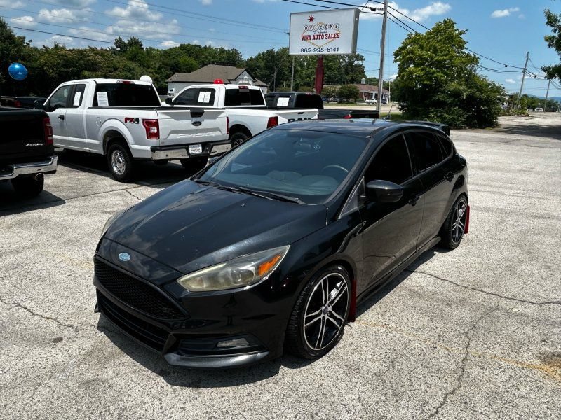 Used 2015 Ford Focus ST w/ Equipment Group 402A FWD image 1