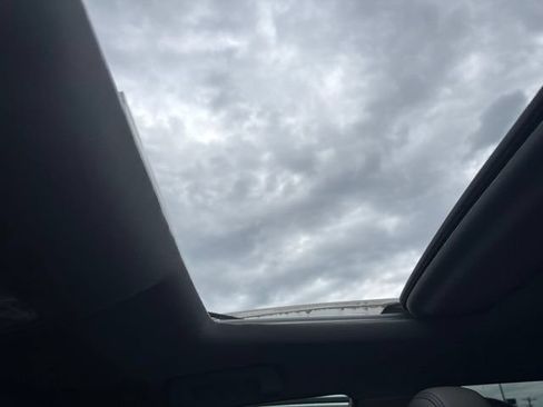 Used 2019 Toyota Highlander XLE AWD/4WD image 15