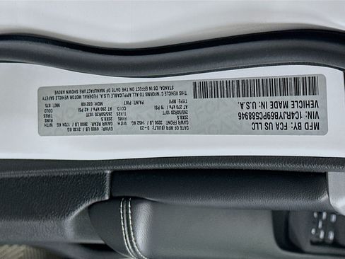 Used 2023 Jeep Grand Cherokee 4WD 4xe image 12