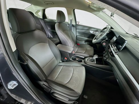 Used 2024 Kia Forte LXS image 28