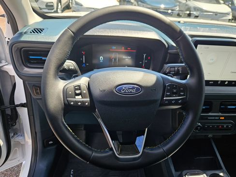 Used 2025 Ford Maverick Lobo AWD/4WD image 14