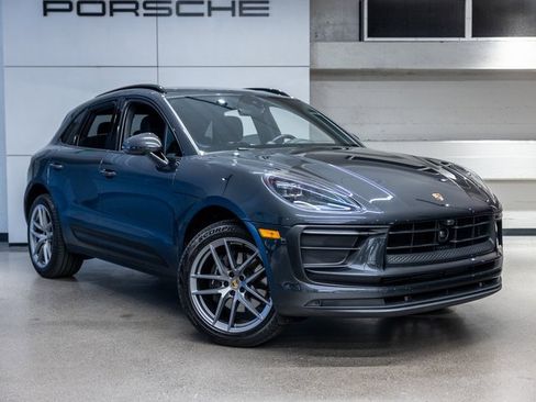 Certified 2025 Porsche Macan image 10