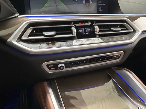 Used 2022 BMW X6 xDrive40i w/ Executive Package image 19