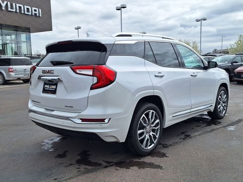 Used 2023 GMC Terrain Denali image 3
