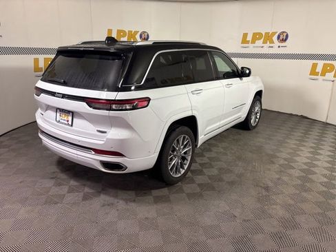 Used 2022 Jeep Grand Cherokee Summit w/ Luxury Tech Group V AWD/4WD image 8