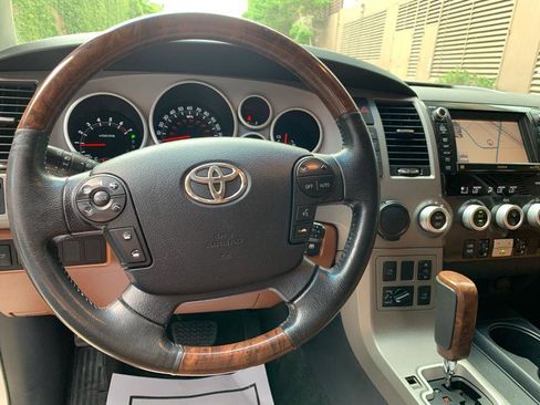 Used 2010 Toyota Sequoia Platinum RWD image 22