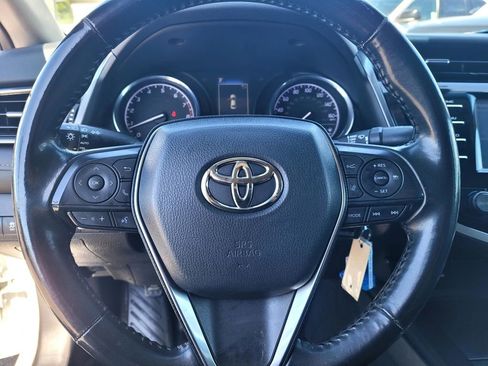Used 2020 Toyota Camry SE FWD image 20