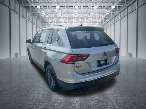 Used 2023 Volkswagen Tiguan SE FWD image 6