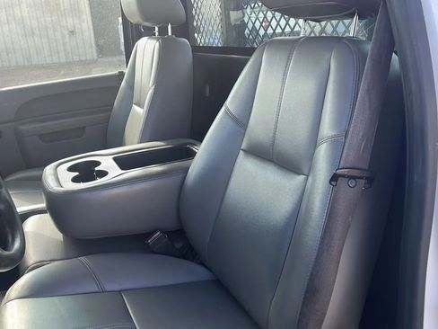 Used 2011 Chevrolet Silverado 3500 W/T image 9