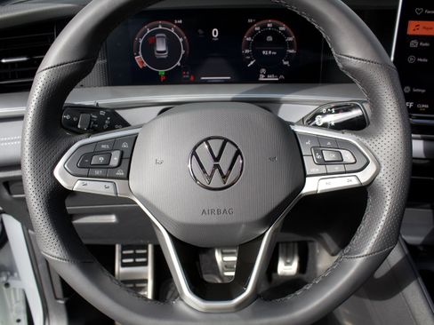New 2026 Volkswagen Tiguan SE R-Line AWD/4WD image 15