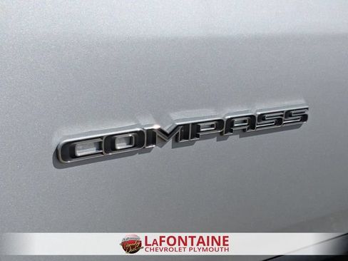 Used 2025 Jeep Compass Limited AWD/4WD image 10
