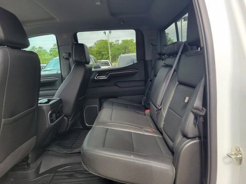 Used 2023 GMC Sierra 1500 SLT image 27