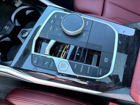 Used 2024 BMW 330i Sedan w/ Convenience Package RWD image 18