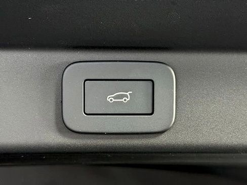 New 2026 Land Rover Range Rover Sport Dynamic SE AWD/4WD image 19