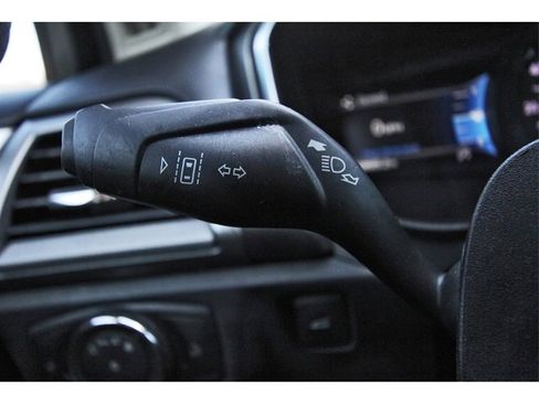 Used 2020 Ford Fusion SE image 16