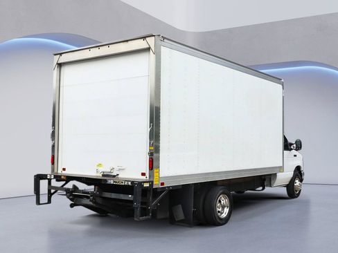 Used 2023 Ford E-450 and Econoline 450 Super Duty w/ Power Windows & Locks Group RWD image 8