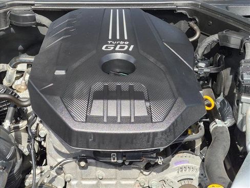 Used 2022 Genesis G70 2.0T AWD/4WD image 21