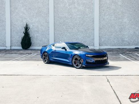 Used 2019 Chevrolet Camaro SS image 19