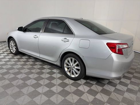 Used 2013 Toyota Camry XLE w/ Convenience Pkg FWD image 5