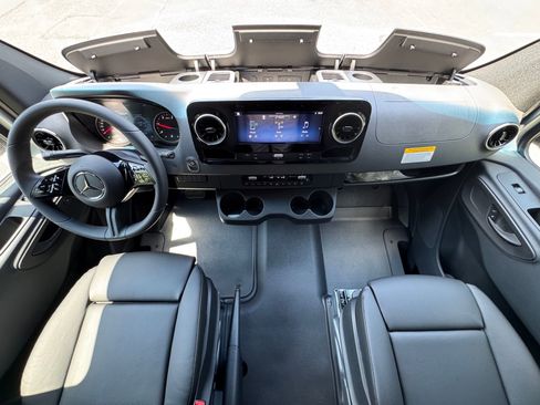 New 2025 Mercedes-Benz Sprinter 2500 image 16