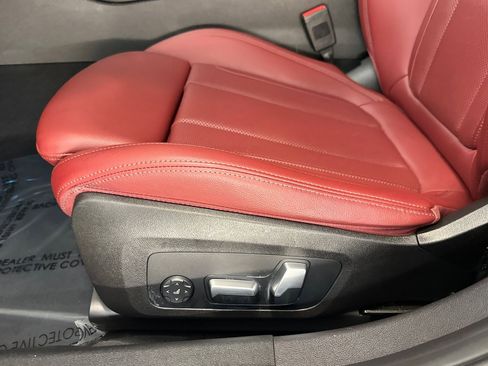 Certified 2023 BMW 330i Sedan w/ M Sport Package RWD image 14