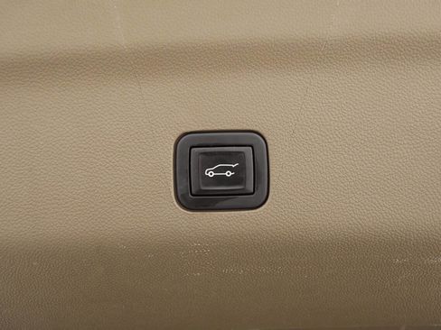 Used 2022 GMC Yukon XL Denali image 39