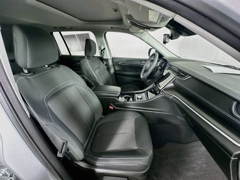 Certified 2023 Jeep Grand Cherokee Laredo AWD/4WD image 39