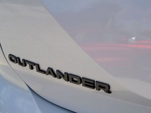 New 2026 Mitsubishi Outlander SE FWD image 10