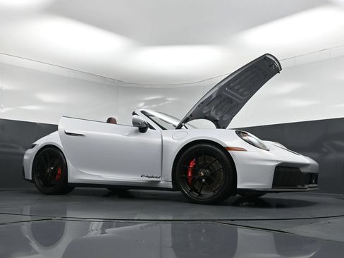 Used 2026 Porsche 911 Carrera GTS RWD image 34