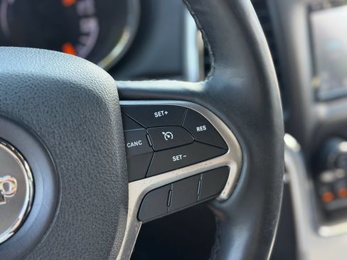 Used 2018 Jeep Grand Cherokee Limited AWD/4WD image 13
