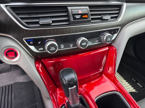 Used 2018 Honda Accord Touring image 21