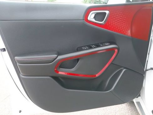 Certified 2025 Kia Soul GT-Line FWD image 21