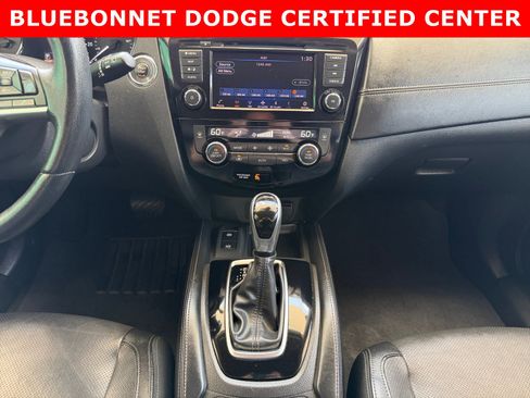 Used 2019 Nissan Rogue SL AWD/4WD image 18
