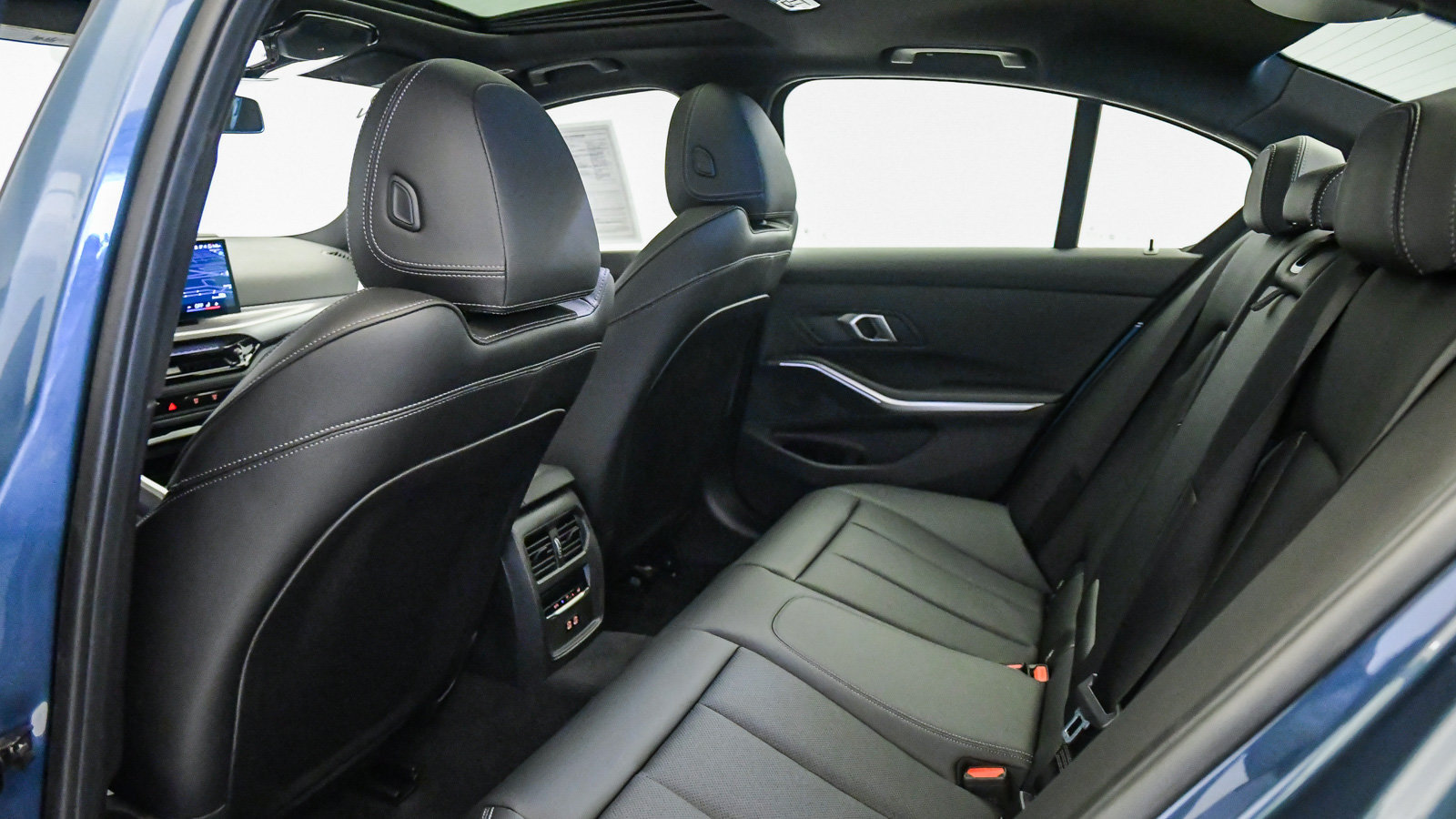 Used 2026 BMW 330i Sedan RWD image 18