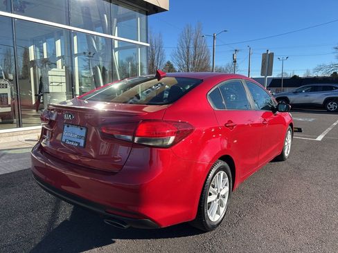 Used 2017 Kia Forte S image 3