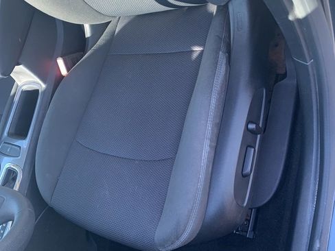 Used 2017 Chevrolet Cruze LT w/ Convenience Package image 6