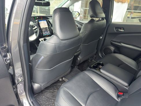 Used 2019 Toyota Prius Prime Advanced image 7