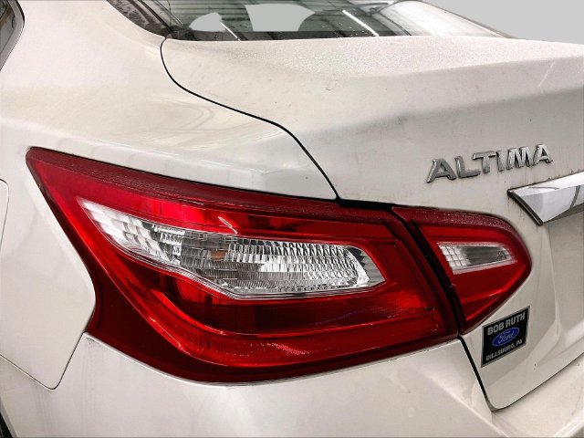 Used 2016 Nissan Altima 2.5 SL w/ 2.5 Technology Package FWD image 28