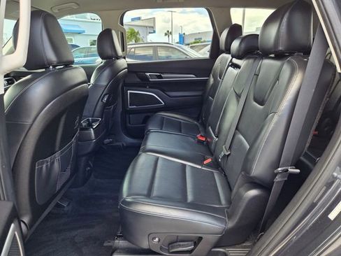 Used 2020 Kia Telluride LX FWD image 14