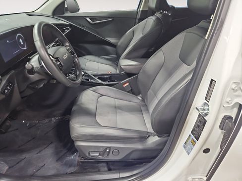 Used 2023 Kia Niro Wind w/ Wind Preserve Package FWD image 9