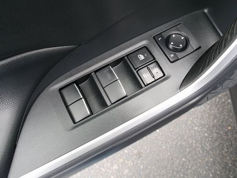 Used 2019 Toyota RAV4 XLE Premium image 19