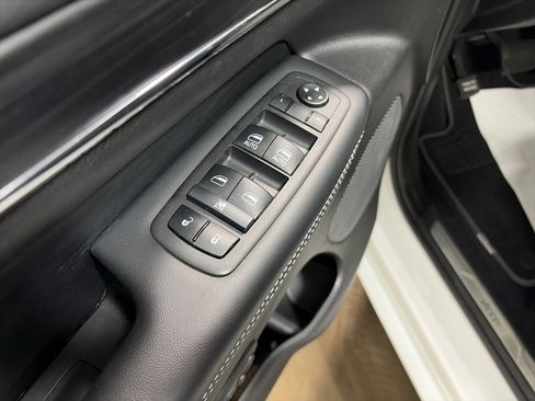 Used 2021 Jeep Grand Cherokee Limited w/ Quick Order Package 28K 80th AWD/4WD image 26