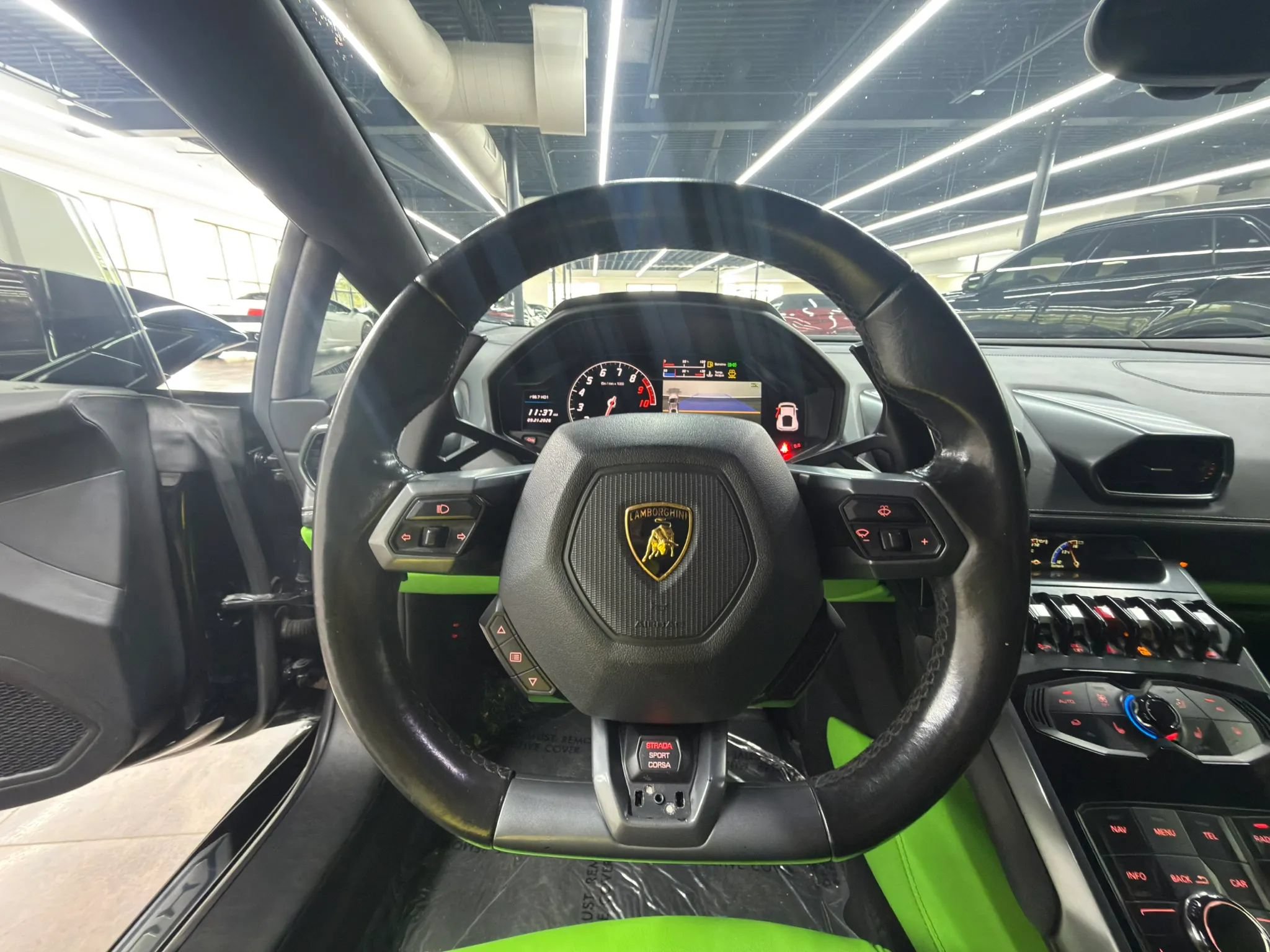 Used 2015 Lamborghini Huracan LP 610-4 AWD/4WD image 24