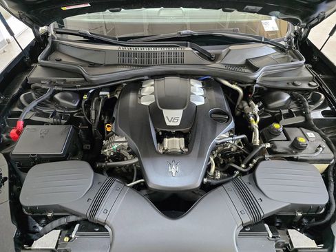 Used 2018 Maserati Ghibli Base image 29