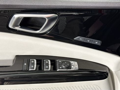 Used 2022 Kia Carnival SX Prestige FWD image 26