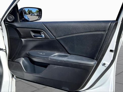 Used 2016 Honda Accord Sport image 22
