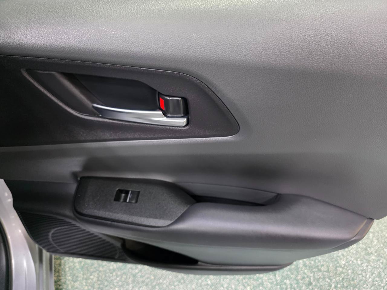 Used 2023 Toyota Prius XLE AWD/4WD image 23