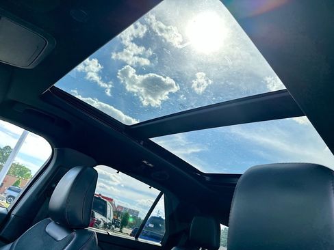 Certified 2025 Ford Explorer ST AWD/4WD image 11